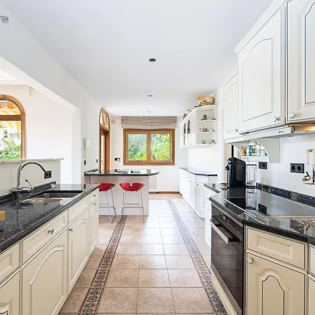 Caramel - Excellent Location In Golden Mile * Marbella