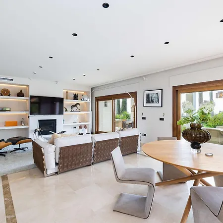 Caramel - Excellent Location In Golden Mile