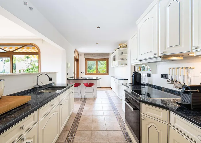 Caramel - Excellent Location In Golden Mile * Marbella