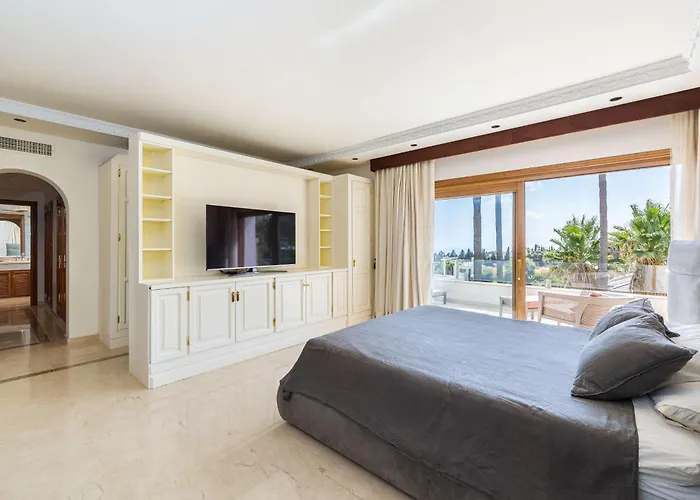 Caramel - Excellent Location In Golden Mile